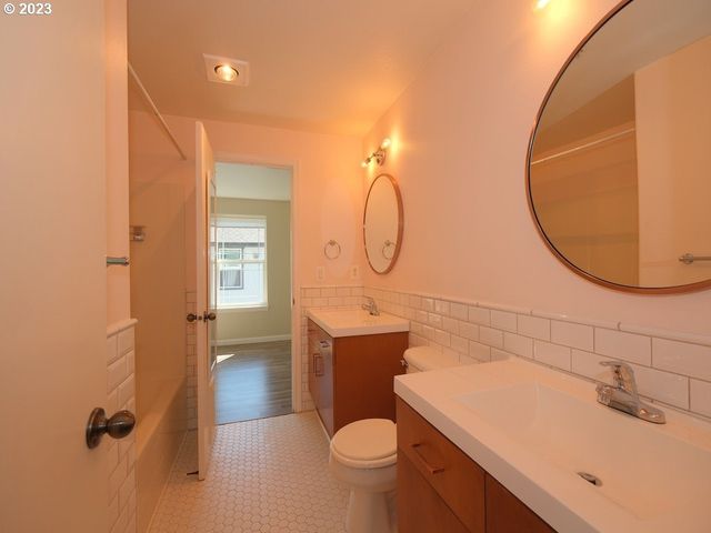 6720 N Pittsburg Ave, Portland, OR 97203