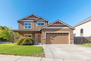 1032 Lithia Way, Talent, OR 97540
