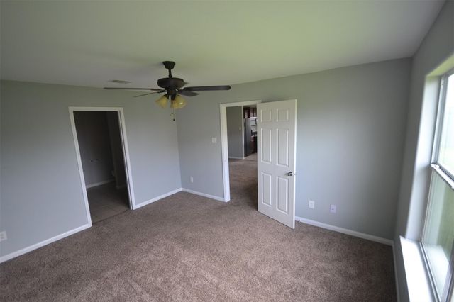 6958 Chessgate Falls Lane, Richmond, TX 77469