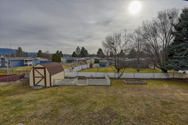 18920 E Marlin Dr, Otis Orchards, WA 99027