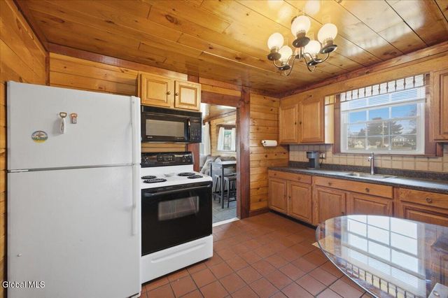 10 Prospect Street, South Glens Falls, NY 12803