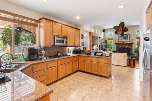 18309 Hollowtree, Riverside, CA 92504
