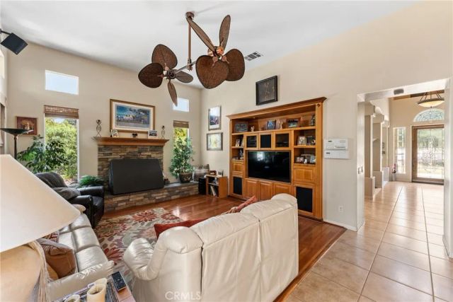18309 Hollowtree, Riverside, CA 92504