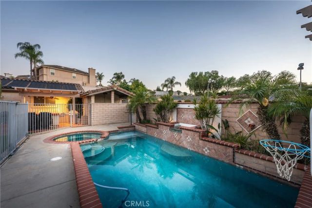 18309 Hollowtree, Riverside, CA 92504