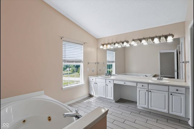 7761 Prairie View Drive, Indianapolis, IN 46256