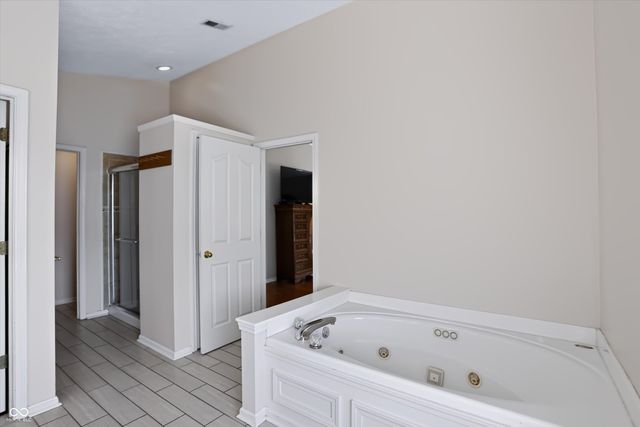 7761 Prairie View Drive, Indianapolis, IN 46256