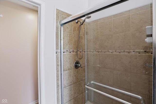 7761 Prairie View Drive, Indianapolis, IN 46256