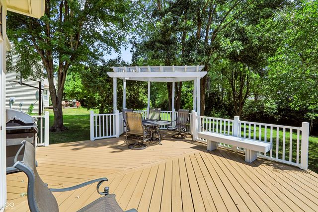 7761 Prairie View Drive, Indianapolis, IN 46256