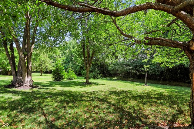7761 Prairie View Drive, Indianapolis, IN 46256
