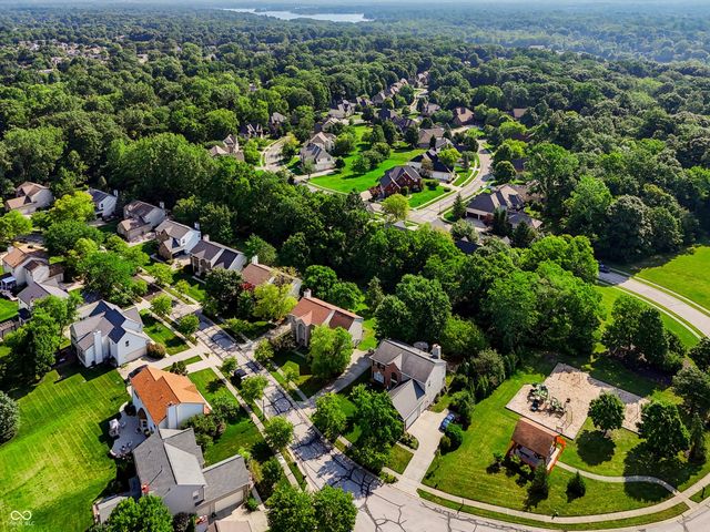 7761 Prairie View Drive, Indianapolis, IN 46256