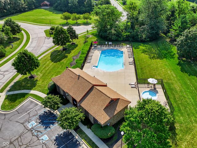 7761 Prairie View Drive, Indianapolis, IN 46256