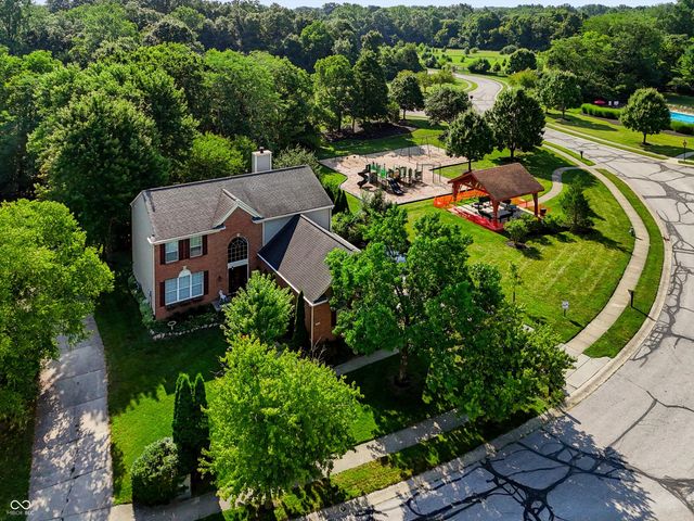 7761 Prairie View Drive, Indianapolis, IN 46256