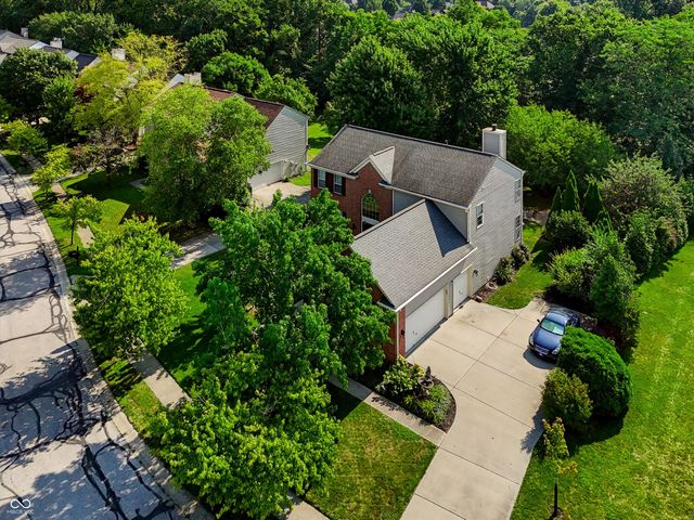7761 Prairie View Drive, Indianapolis, IN 46256