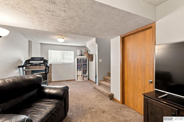 7203 S 177 Street, Omaha, NE 68136