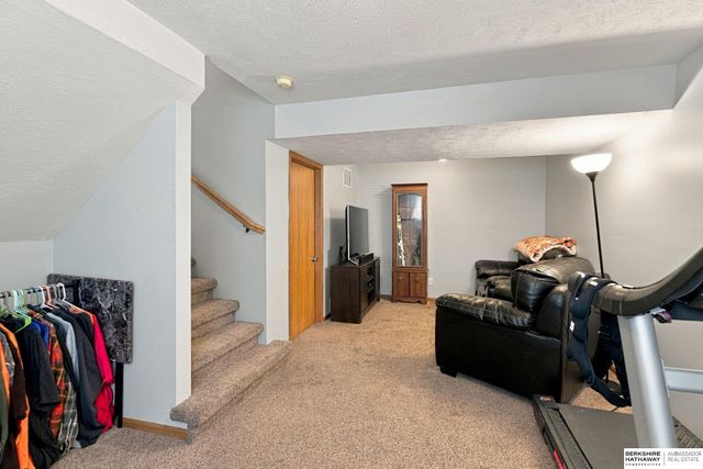 7203 S 177 Street, Omaha, NE 68136
