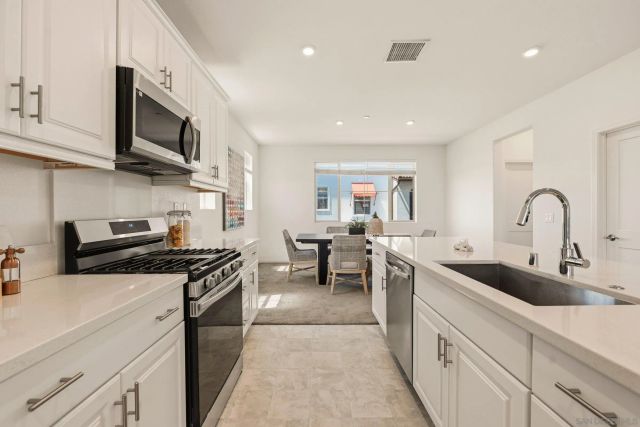 1813 Mesquite Way, Oceanside, CA 92056