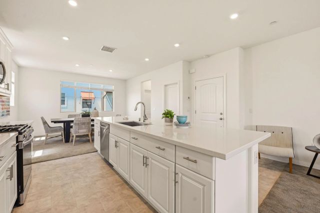 1813 Mesquite Way, Oceanside, CA 92056