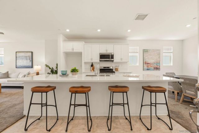 1813 Mesquite Way, Oceanside, CA 92056