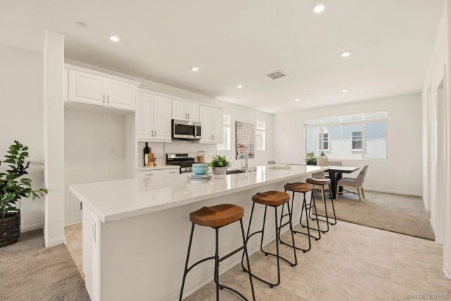 1813 Mesquite Way, Oceanside, CA 92056