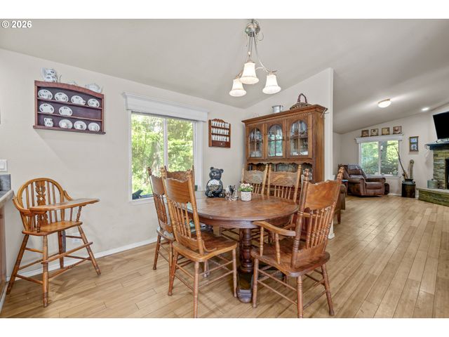 290 Sw NEWTON Dr, Waldport, OR 97394