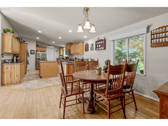 290 Sw NEWTON Dr, Waldport, OR 97394