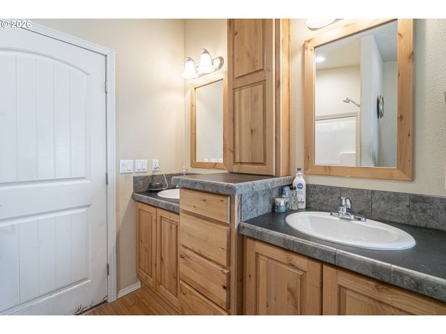 290 Sw NEWTON Dr, Waldport, OR 97394