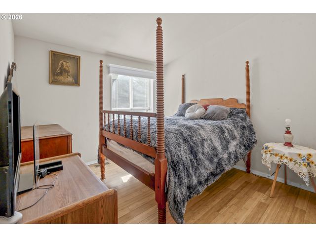 290 Sw NEWTON Dr, Waldport, OR 97394