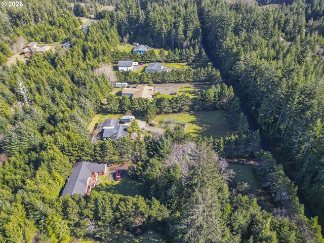 290 Sw NEWTON Dr, Waldport, OR 97394