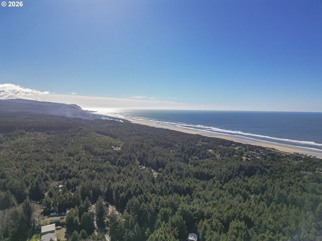 290 Sw NEWTON Dr, Waldport, OR 97394