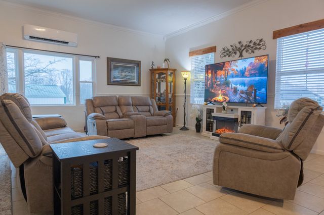 6760 Smithville Hwy, Sparta, TN 38583