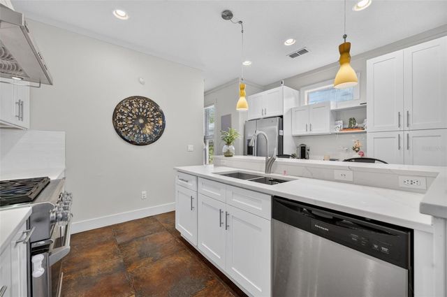 1071 ARAGON AVENUE, Winter Park, FL 32789