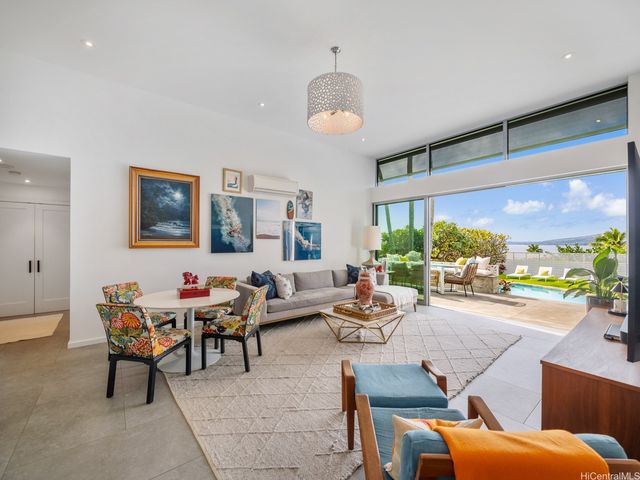 132 Poipu Drive, Honolulu, HI 96825