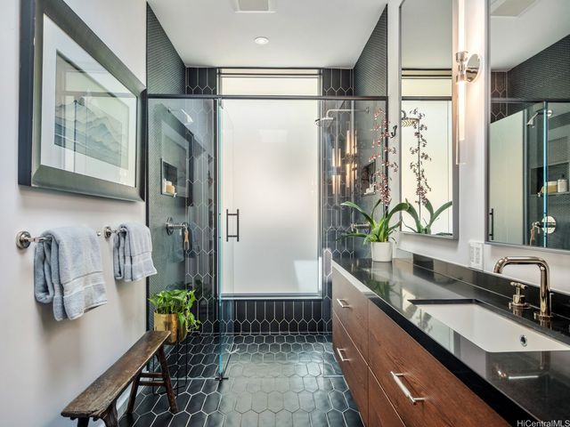 132 Poipu Drive, Honolulu, HI 96825