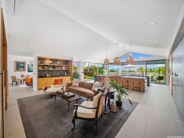 132 Poipu Drive, Honolulu, HI 96825