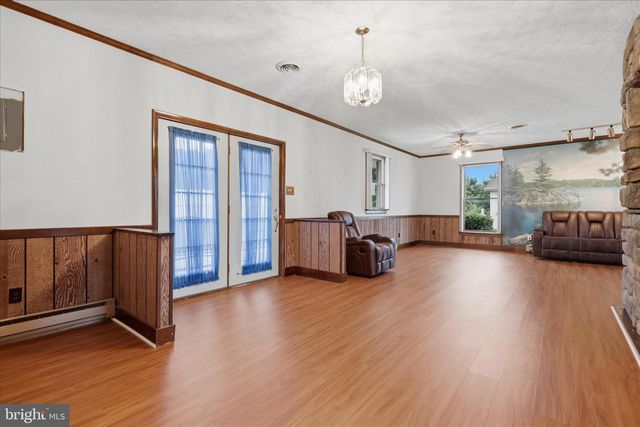 16118 LAPPANS RD, Williamsport, MD 21795