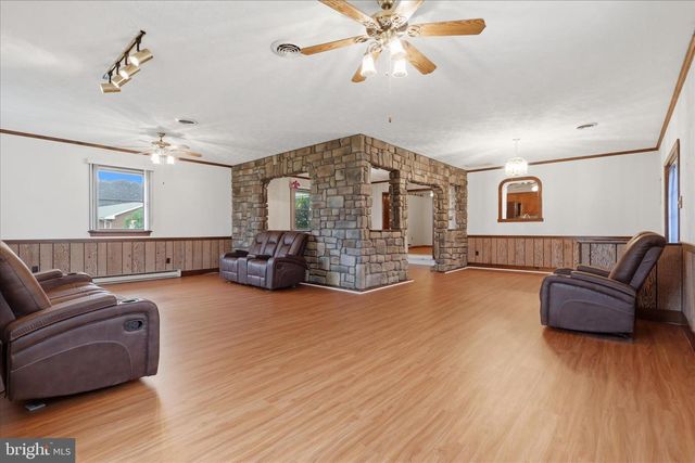 16118 LAPPANS RD, Williamsport, MD 21795