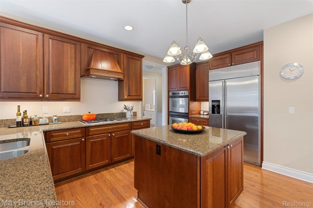 30410 Stonegate Drive, Franklin Village, MI 48025