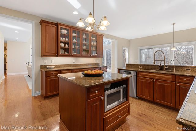 30410 Stonegate Drive, Franklin Village, MI 48025