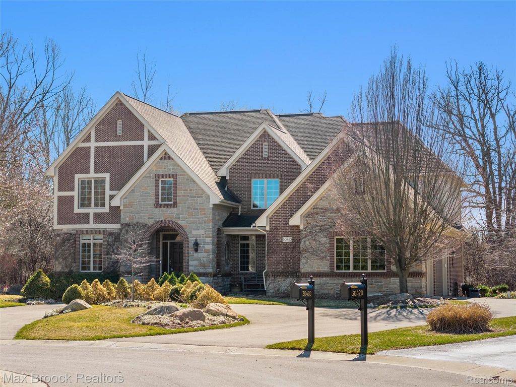 30410 Stonegate Drive, Franklin Village, MI 48025
