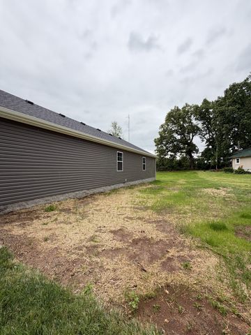 137 Illinois Ave, Oak Grove, KY 42262