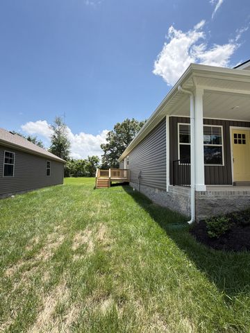137 Illinois Ave, Oak Grove, KY 42262