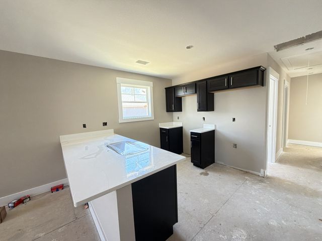 137 Illinois Ave, Oak Grove, KY 42262