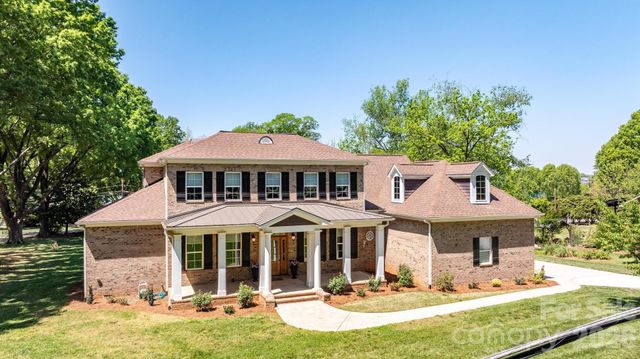 123 Lakefront Drive, Mooresville, NC 28117