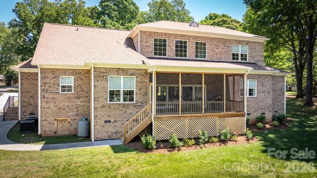 123 Lakefront Drive, Mooresville, NC 28117
