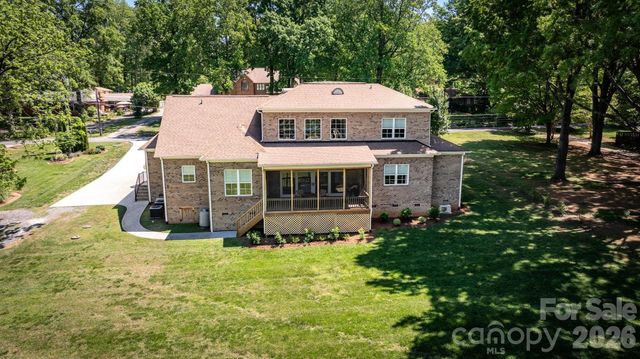 123 Lakefront Drive, Mooresville, NC 28117