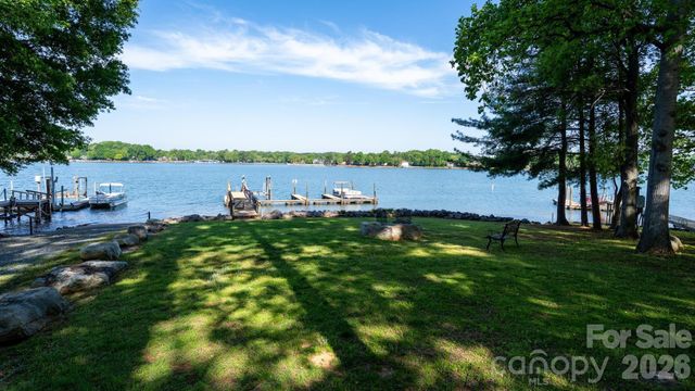 123 Lakefront Drive, Mooresville, NC 28117