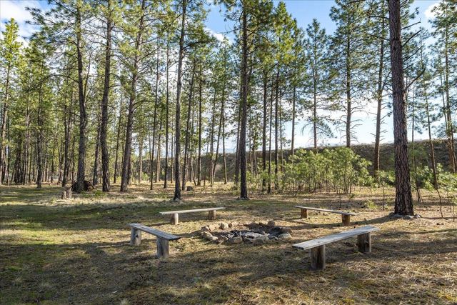 6810 W Melville Rd, Cheney, WA 99004