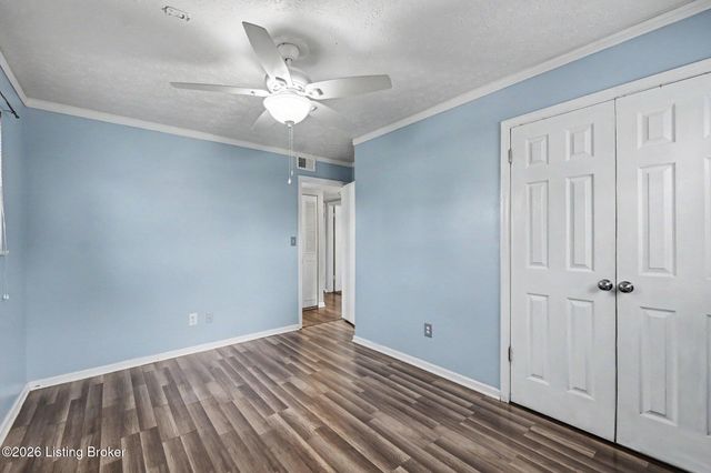 5230 Mt Holyoke Dr, Louisville, KY 40216