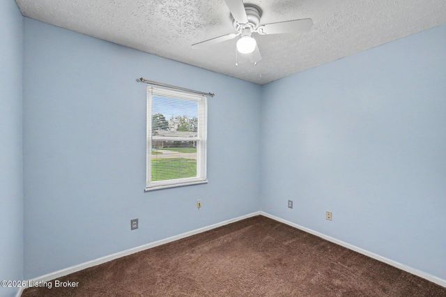 5230 Mt Holyoke Dr, Louisville, KY 40216