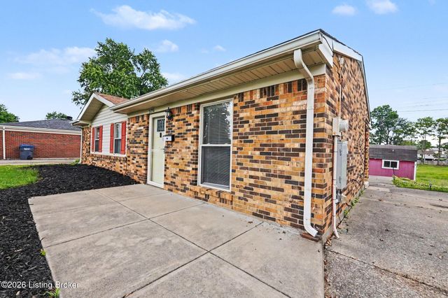 5230 Mt Holyoke Dr, Louisville, KY 40216